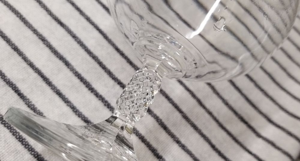 3 Copos balão, de cristal.