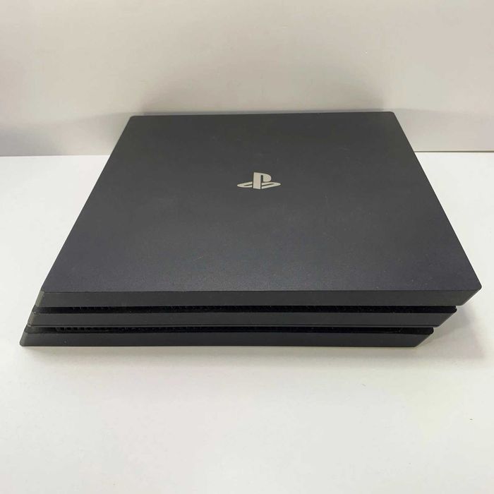 PS4 PRO 1TB Desbloqueada + Jogo FC26 + 1 Comando Novo + Cabos + Caixa