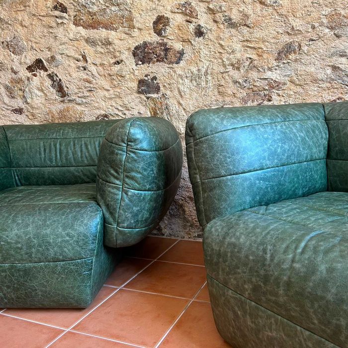 poltrona vintage monumental robusta em pele com design italiano