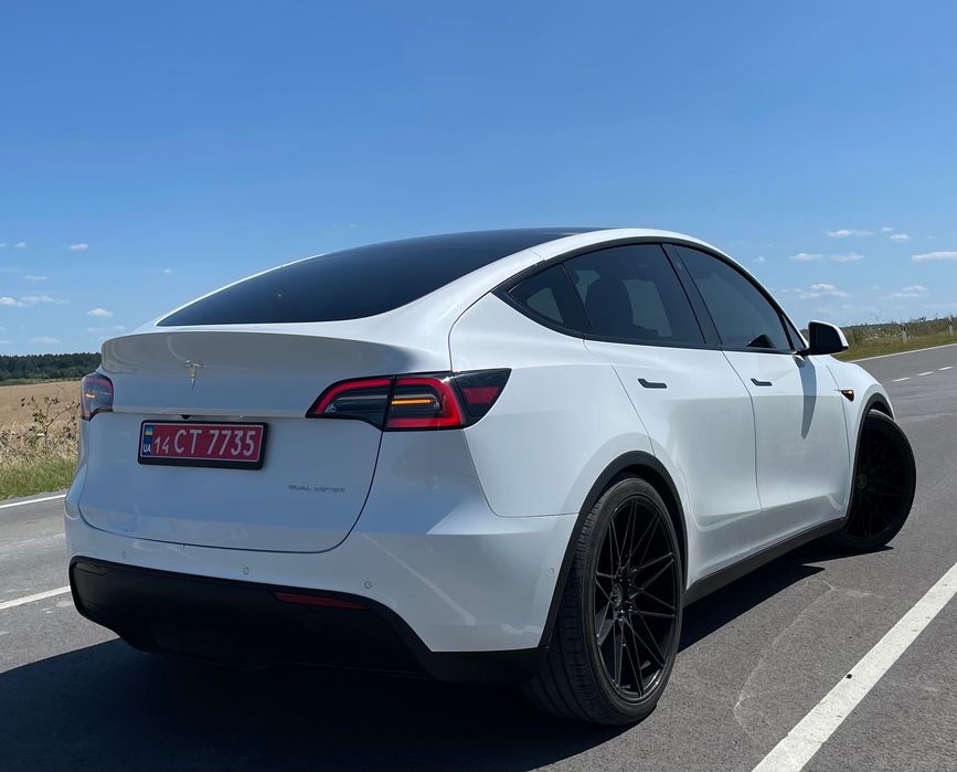 Tesla model Y 2021 Long Range Dual Motor