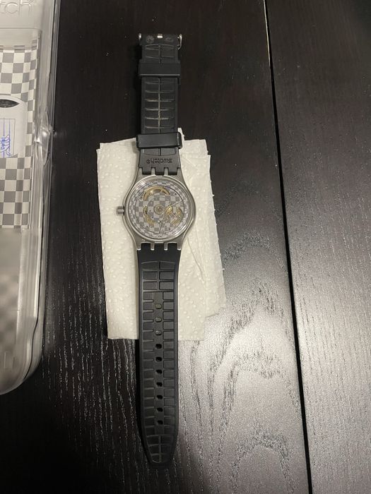 Relogio Swatch YIS403 Sistem Arrow 51 Irony