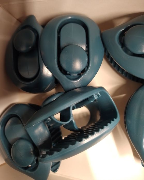 Набор фиксаторов, зажимов для одеяла, простыни. Новый