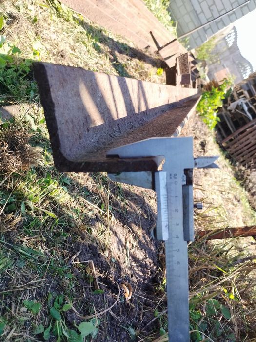 Продам столбы, швейлер, уголок