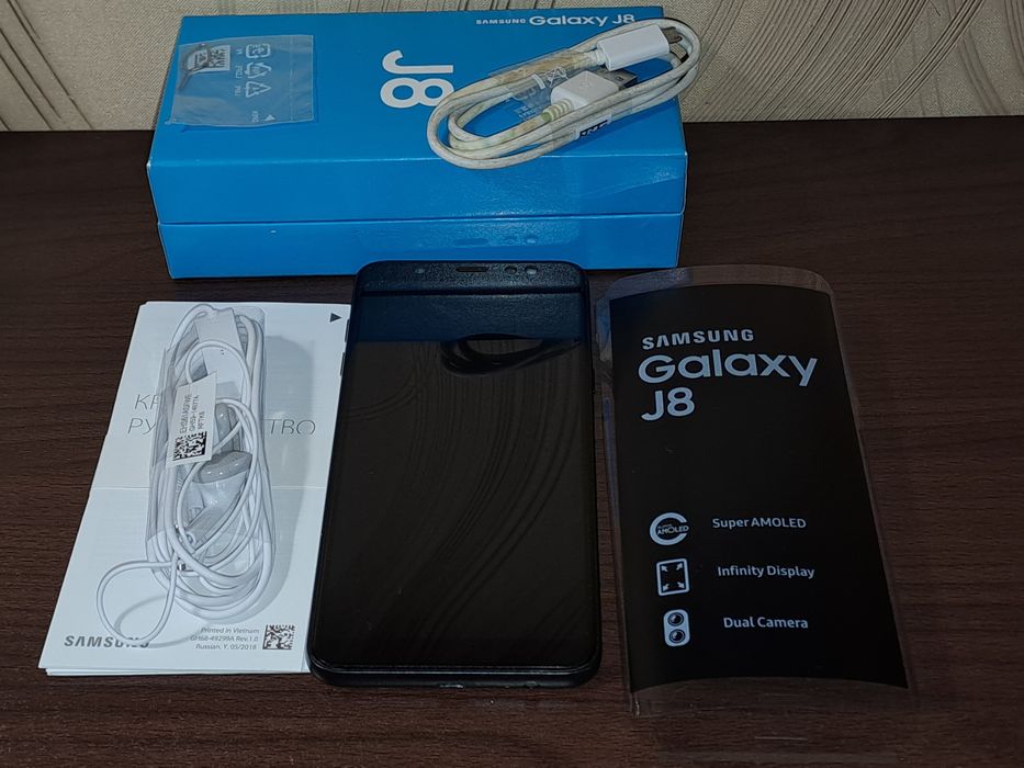 Телефон Samsung GalaxyJ8 J810F 2018 3/32GB Black