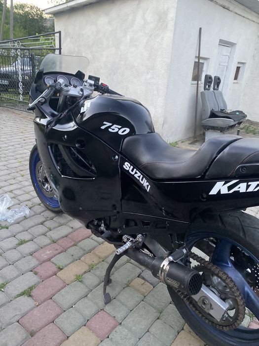 Suzuki katana 750