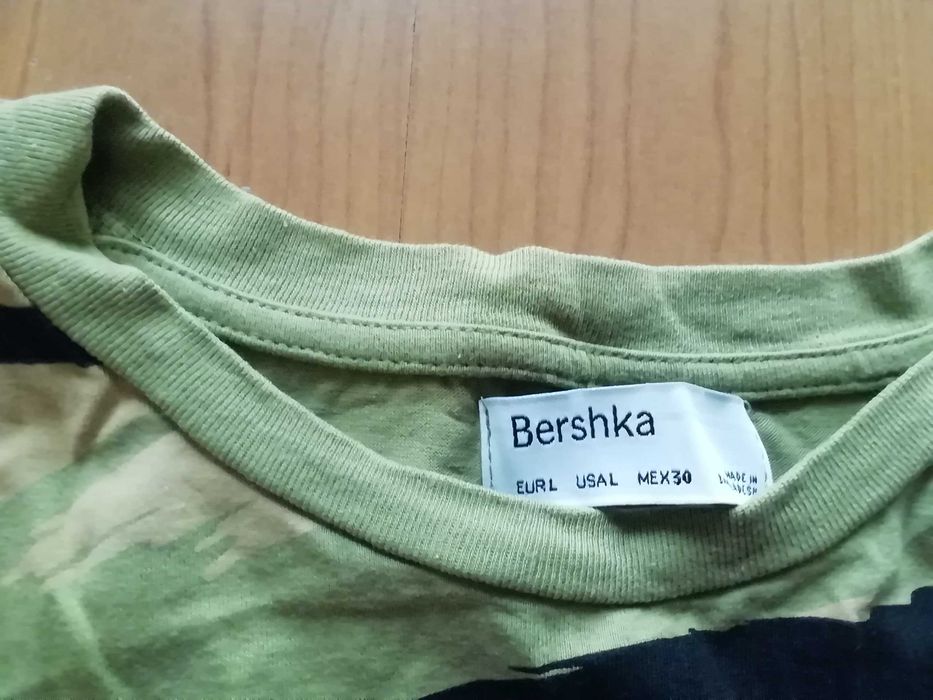 Top Bershka camuflado