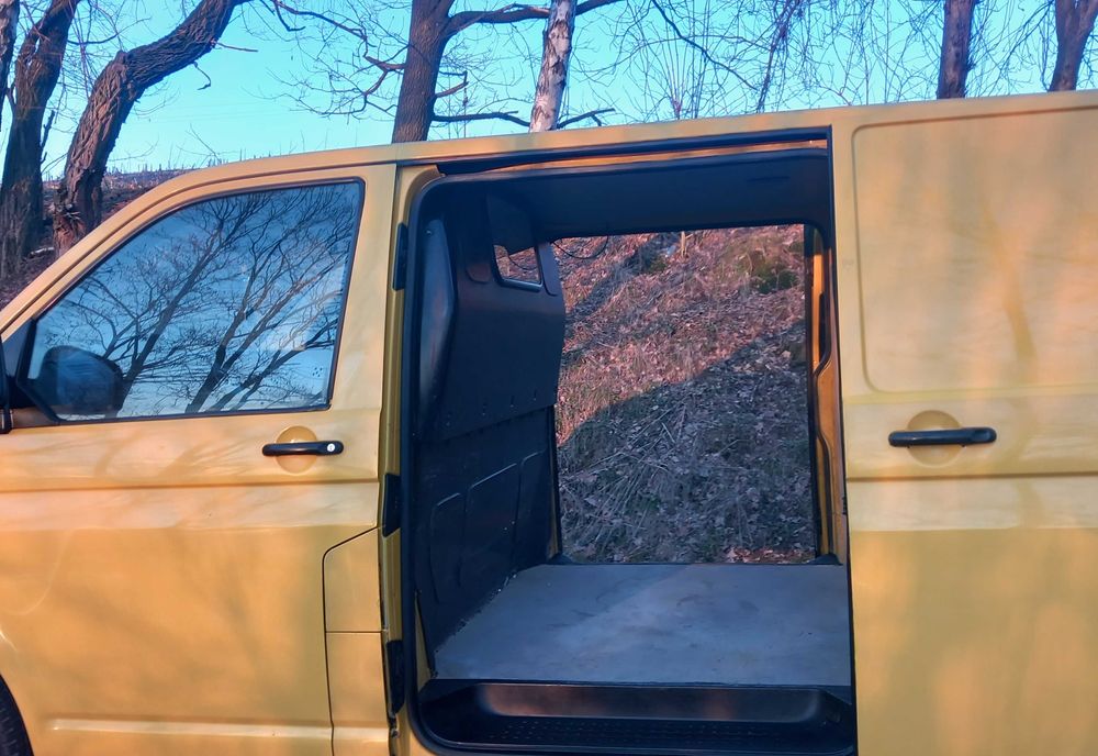 VW_Transporter_T5_2x Drzwi Przesówne_1.9 TD_Bez Korozji_3 Osób_OKAZJA