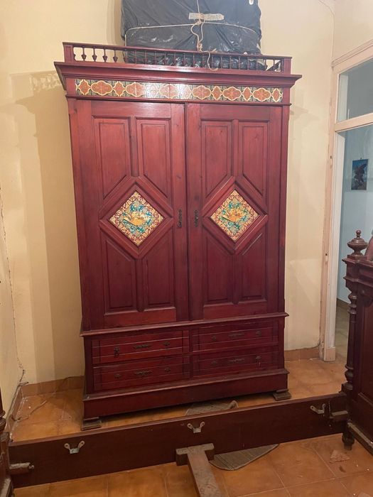 Roupeiro/comoda/ e cama