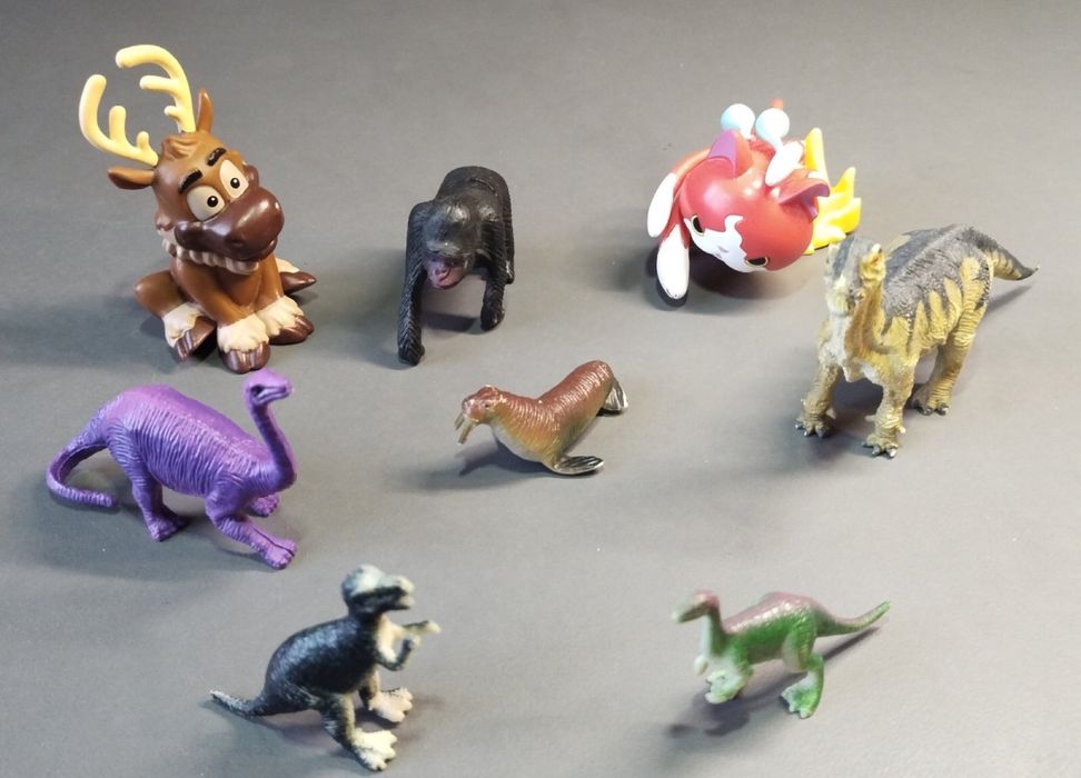 Динозавр Динозаври Роботи та тварини на вибiр.