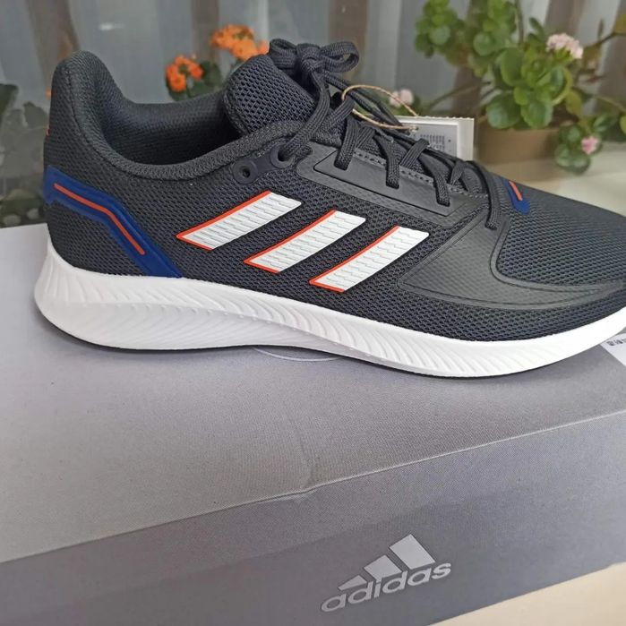 Продам кросівки adidas