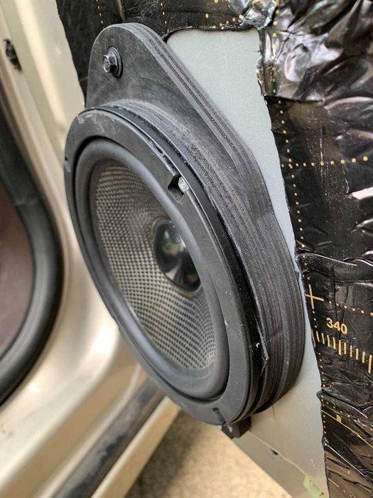 Подиумы под динамики , проставки на Opel Astra J / Chevrolet Cruze