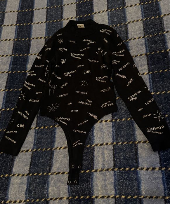 Чорний боді з українським принтом (M)