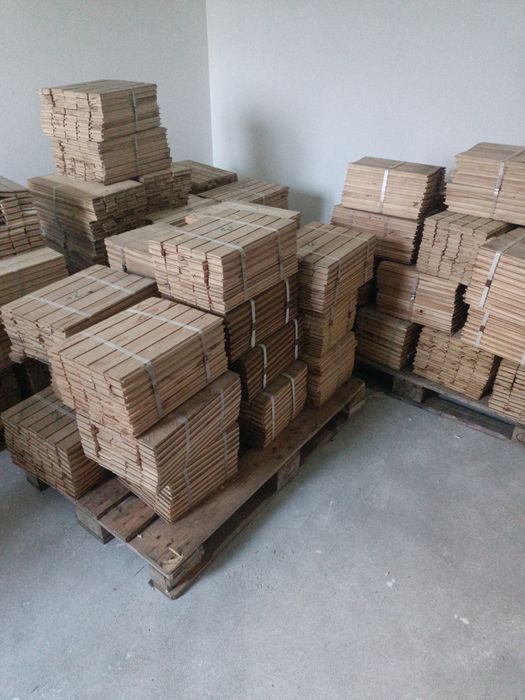 Parkiet bukowy z 1997r.  160m2