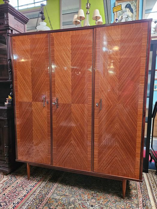 Roupeiro vintage - Bom estado geral