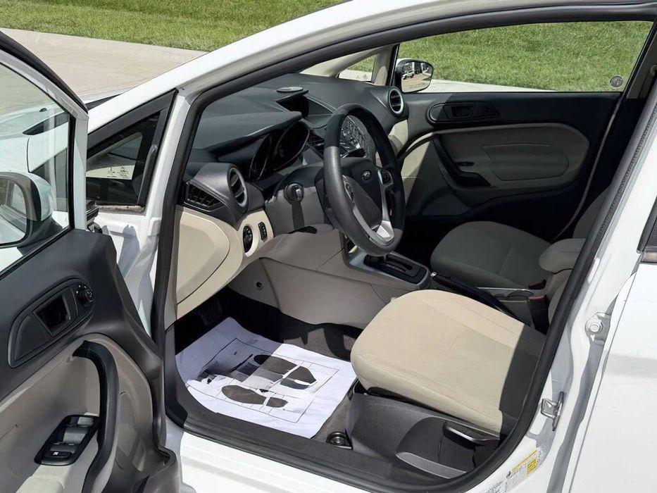 Ford Fiesta SE      2018