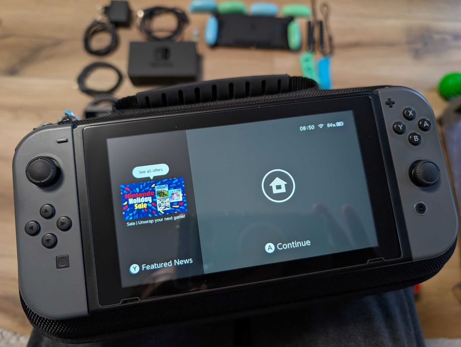 Konsola Nintendo Switch z akcesoriami, etui, torba, kierownice