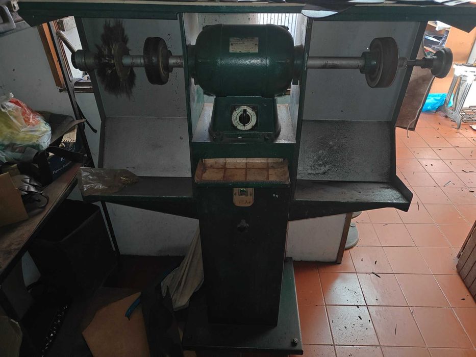 Máquina lixadeira/ polimento calçado - Sapateiro