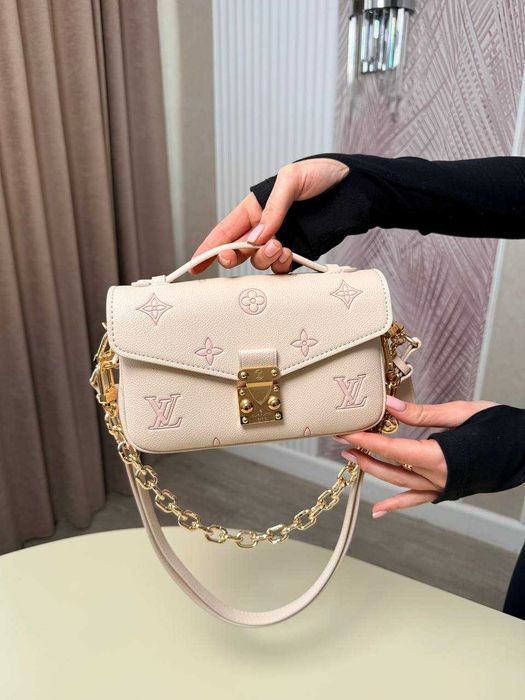 Сумка Louis Vuitton Pochette Metis East West
