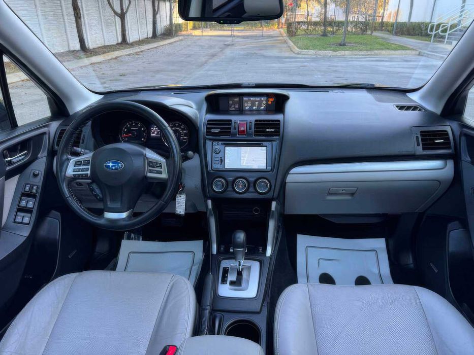 Subaru Forester 2.5i Limited      2014