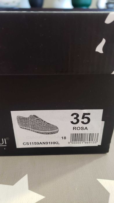 Sapatilhas novas. 35