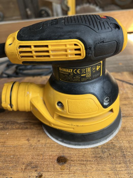 Ексцентрикова шліфмашинка Dewalt dwe 6423