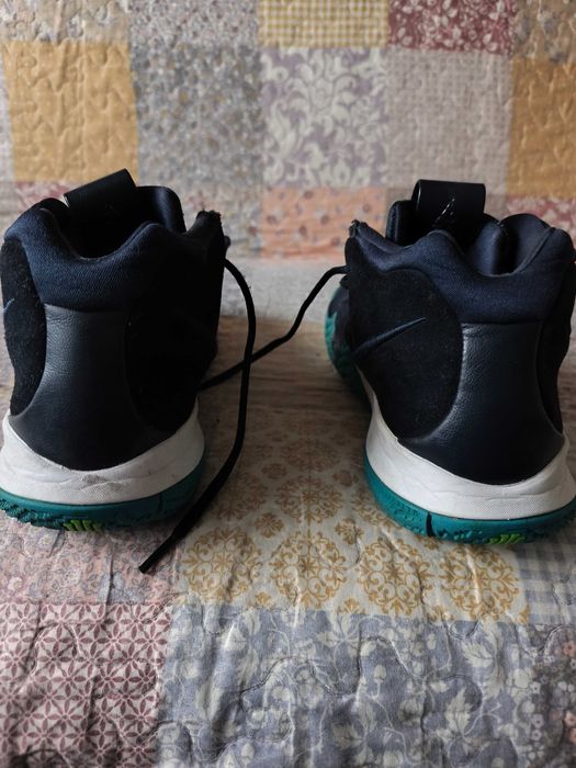 Nike Kyrie 4 Obsidian