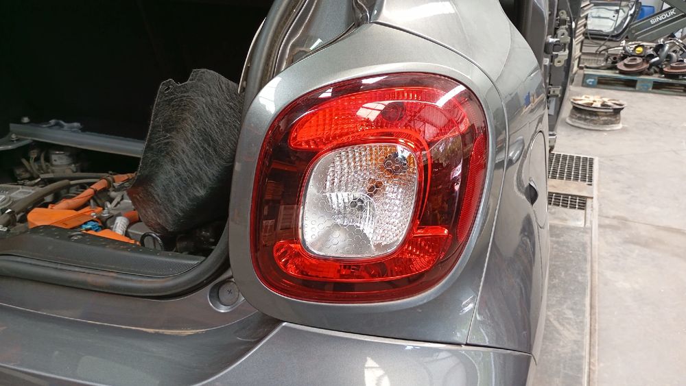 Farolim direito SMART ForFour (453)