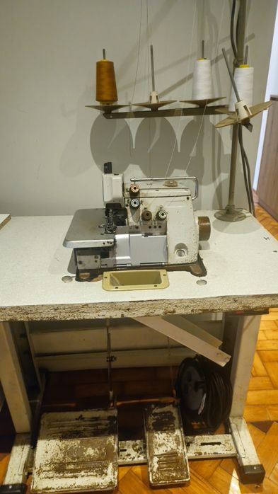 Vendo maquina reta e cos e corte