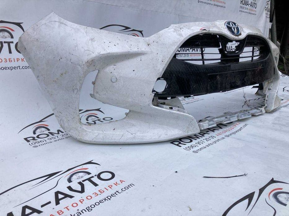 Передній бампер Toyota yaris 4 2019-2023