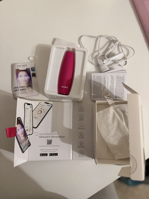 Мікрострумовий масажер для обличчя Geske