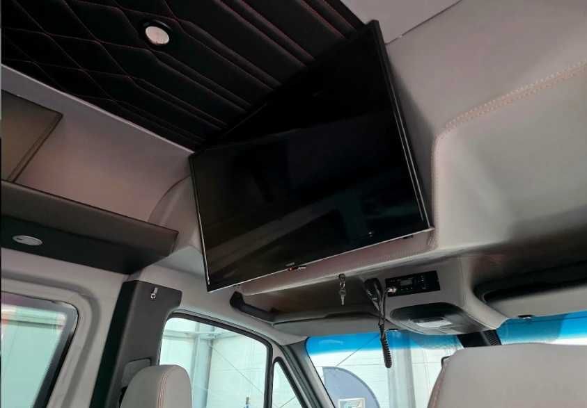Przewóz osób 9 osób vip wynajem busa 9 osbowy vip wynajem kierowcy transfer lotnisko Radom Warszawa
