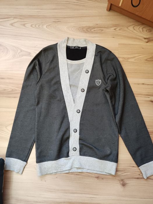 Віддам безкоштовно одяг для хлопця