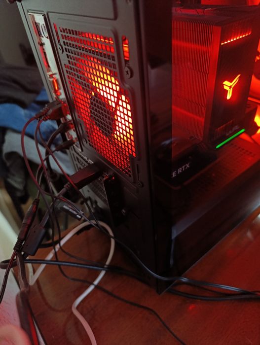 Ігровий ПК Ryzen 5 7500F + RTX 5060 8GB + монітор Samsung 32" 165Hz