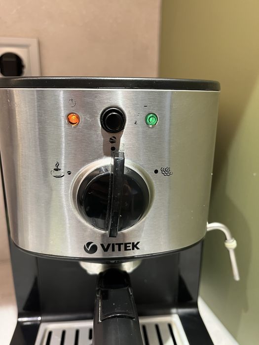 Кавоварка Vitek кавомашина