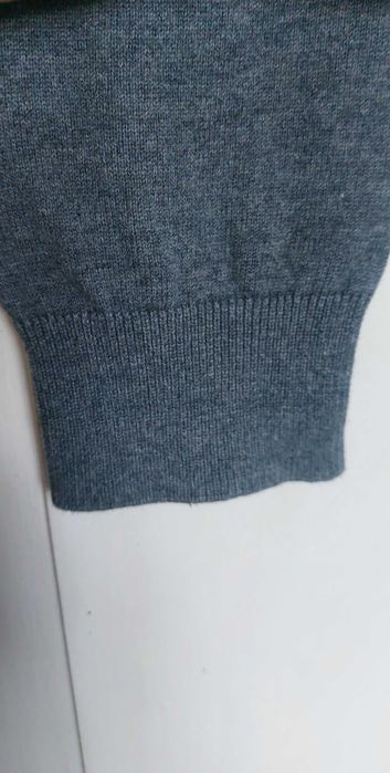 Szary   sweter M/L