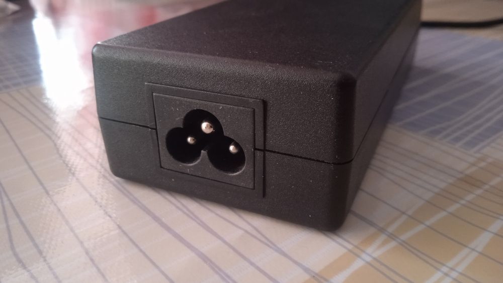 Блок питания/блок живлення 12V, 80W, 6.6A, 4Pin
