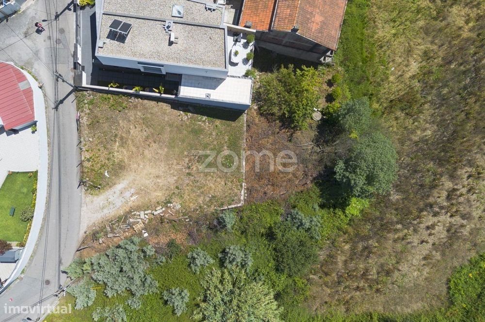 Terreno c/ projeto aprovado para Moradia Unifamiliar