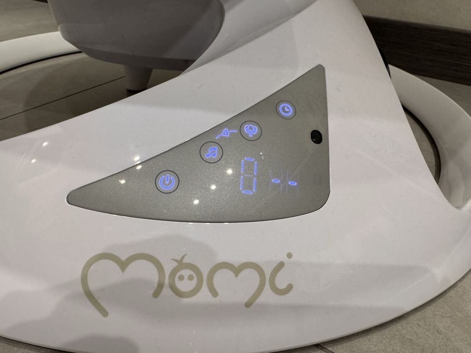 Інноваційний заколисуючий центр MoMi PEARL