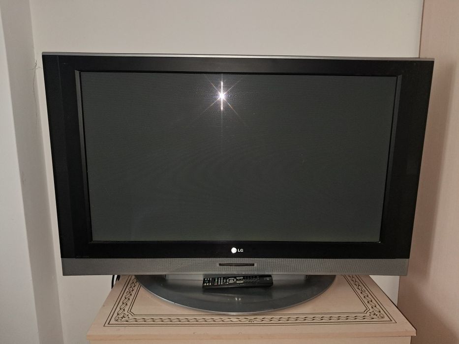 Плазма LG 42PC3RV, в робочому стані, 42"!