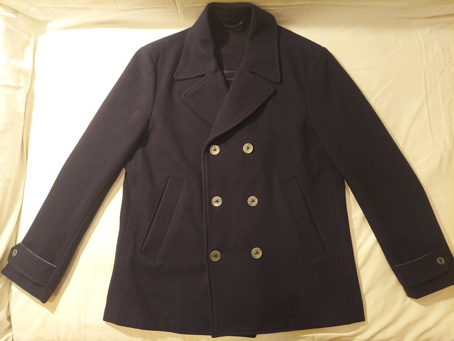 Чоловіче коротке пальто United Colors of Benetton (62% вовна) — Роз L