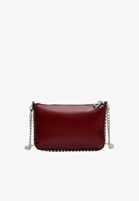 Stradivarius Nowa listonoszka z łańcuszkiem bordo