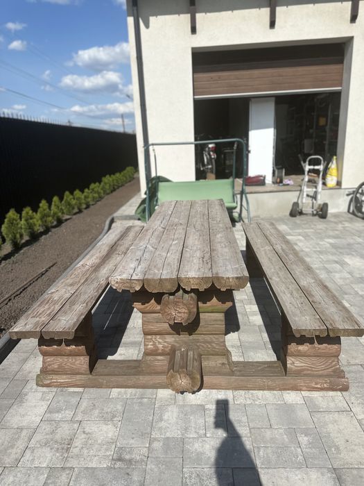 Стіл з соснового бруса