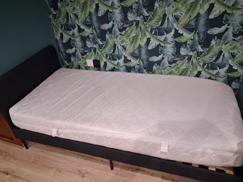 Sprzedam pojedyńcze łóżko