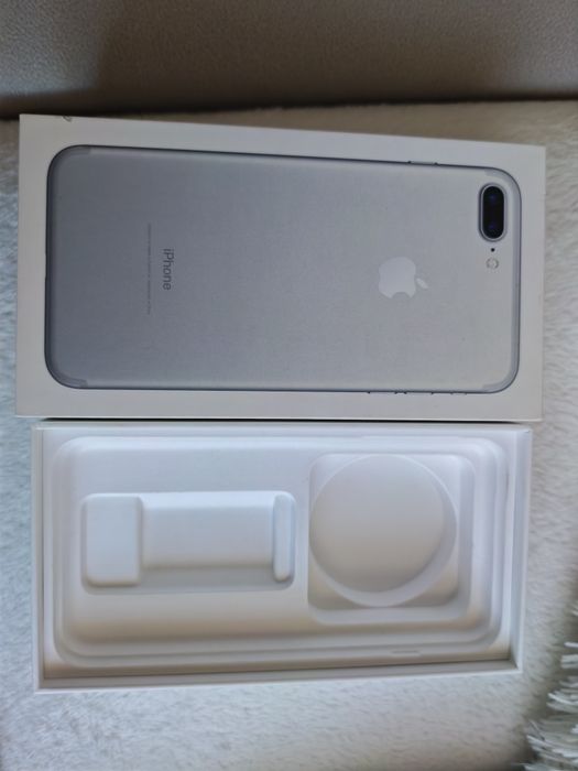 iPhone 7 plus 128 GB  silver