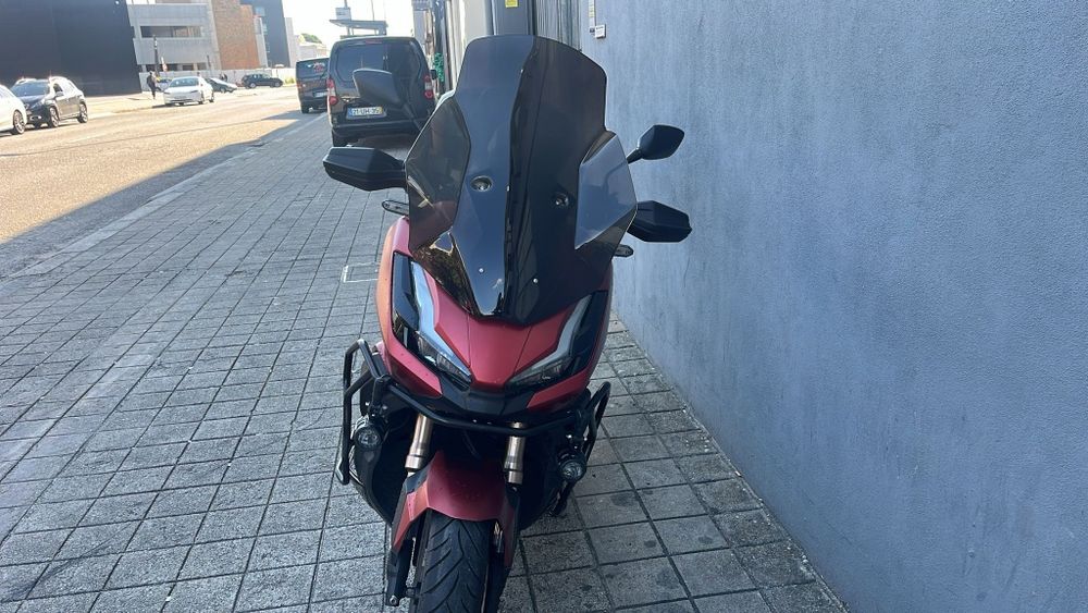 Honda  ADV  350  Top