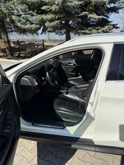 Продам Infiniti QX30