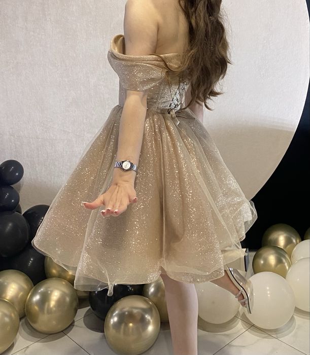 Випускна шикарна сукня