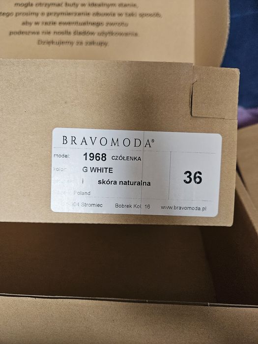 Ślubne czółenka perłowe z klamrą