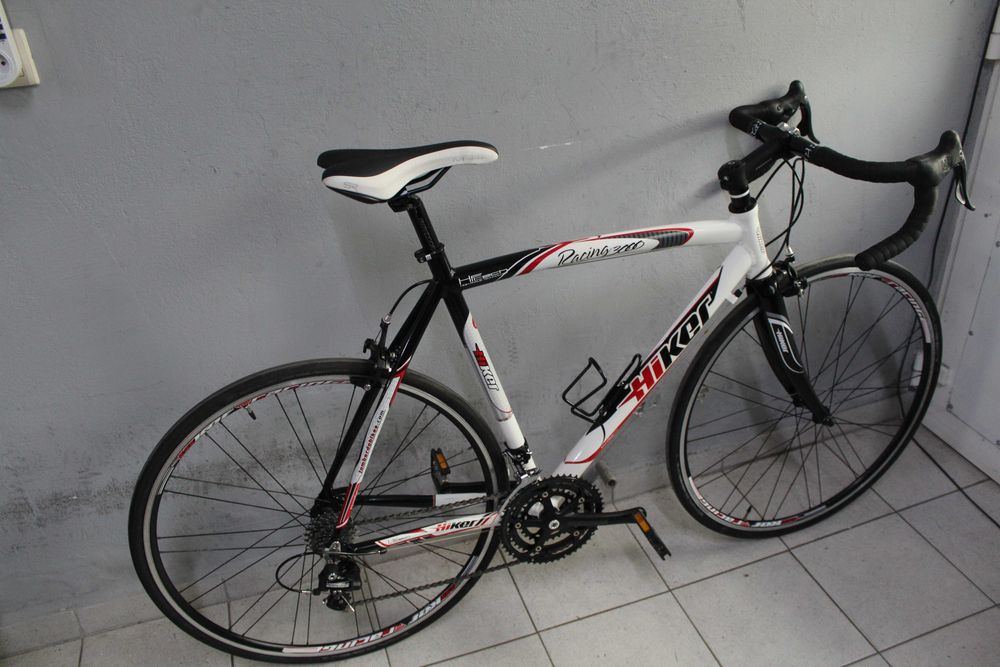 Rower szosowy Hiker Racing, Rama 55 cm, Alu, Koła 28",Campagnolo Xenon