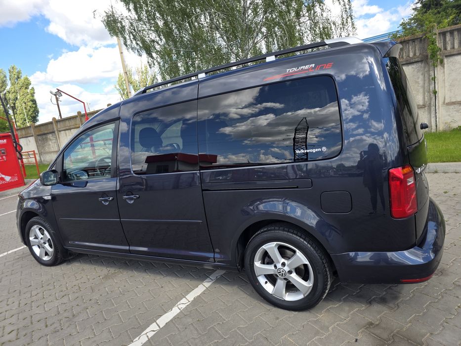 Volkswagen Caddy 2015 року • 2.0 TDI 110 кВт / 150 к.с. • DSG • Long • 7 місць